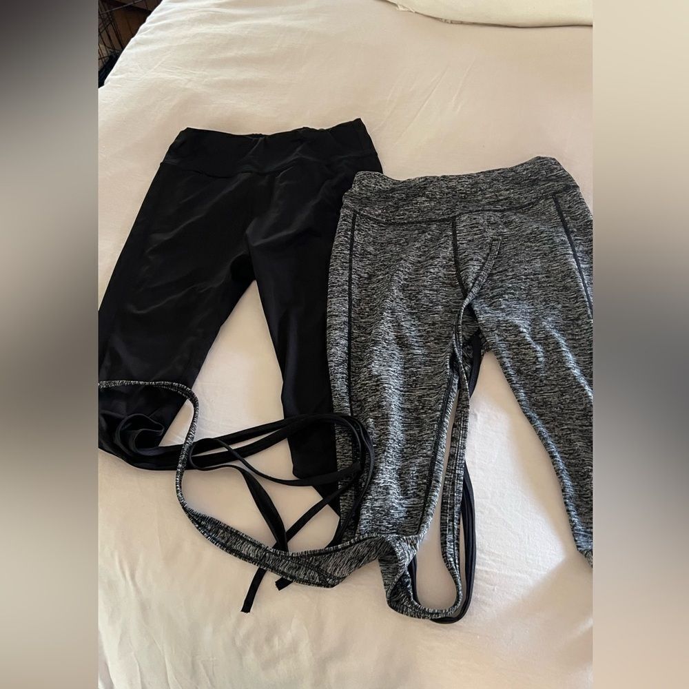Lot- 2 Unique Yoga Club Capris with tie sides - Picture 3 of 4